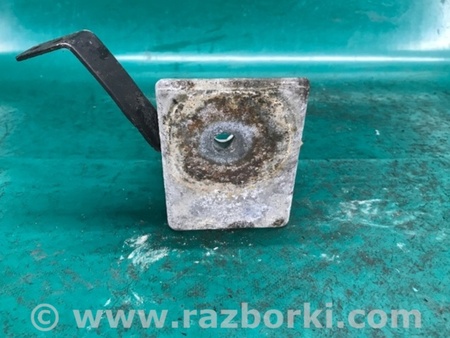 ФОТО Кронштейн двигуна для Mazda Tribute Київ