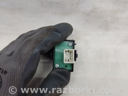 ФОТО Кнопка центрального замку для Toyota Prius III XW30 (09-15) Київ