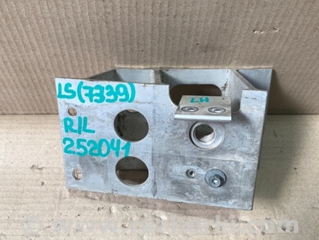 ФОТО Кронштейн підсилювача заднього бампера для Lexus LS460 USF41/UVF45 (07-12) Київ