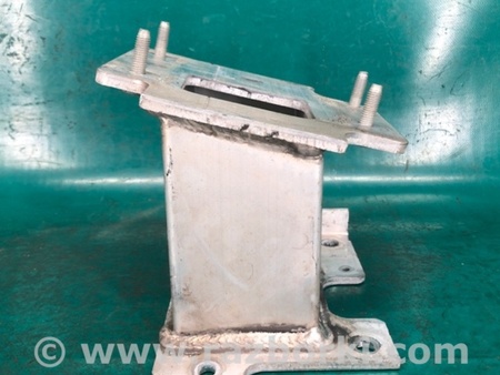 ФОТО Кронштейн підсилювача переднього бампера для Nissan Pathfinder R52 (12-21) Київ