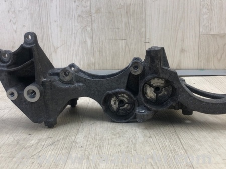 ФОТО Кронтейн генератора для Volkswagen Jetta USA (10-17) Київ