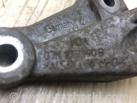 ФОТО Кронштейн двигуна для Volkswagen Jetta USA (10-17) Київ