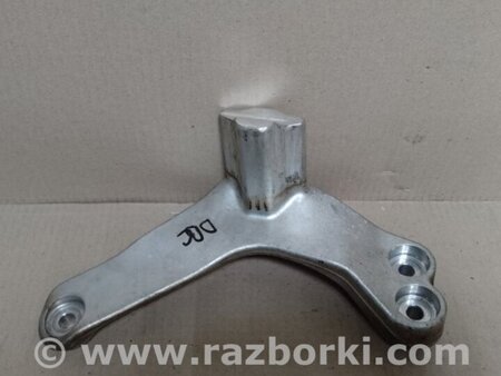 ФОТО кронштейн опори двигуна для Volkswagen Passat B7 (09.2010-06.2015) Київ