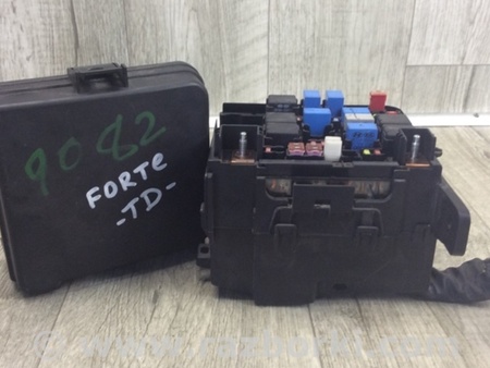 ФОТО Блок запобіжників моторний відсік для KIA Cerato 2 TD (08-12) Київ