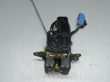 ФОТО Замок скла кришки багажника для Toyota Matrix Київ