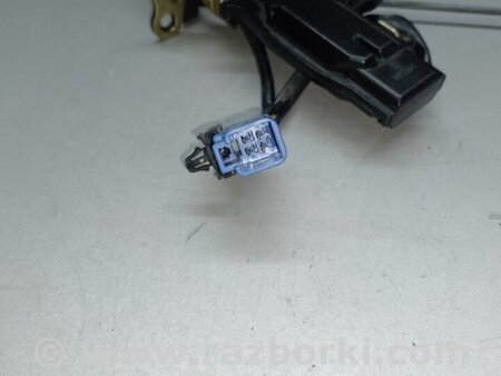 ФОТО Замок скла кришки багажника для Toyota Matrix Київ