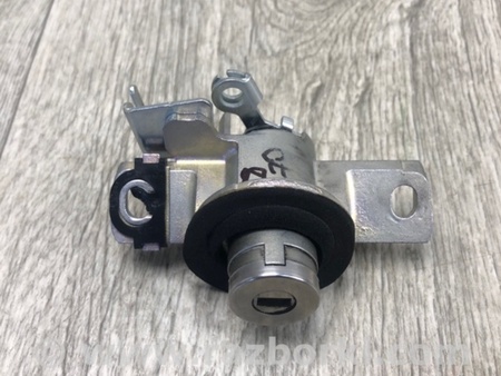 ФОТО Личинка замку багажника для Toyota Camry 70 XV70 (17-23) Київ