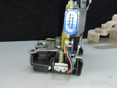 ФОТО Замок двері для Volkswagen Touareg (02-07) Київ