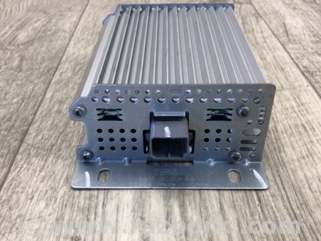 ФОТО Підсилювач звуку для Lincoln MKZ II (12-16) Київ