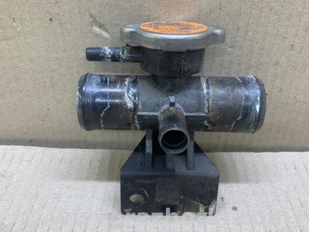 ФОТО Горловина радіатора для Mitsubishi Outlander XL CW (05-12) Київ