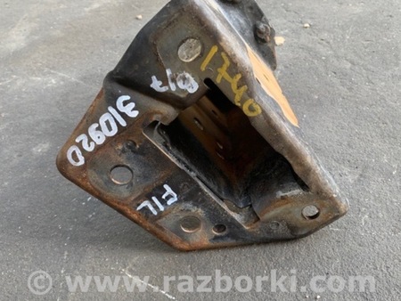 ФОТО Кронштейн підсилювача переднього бампера для Nissan Sentra B17 (12-19) Київ