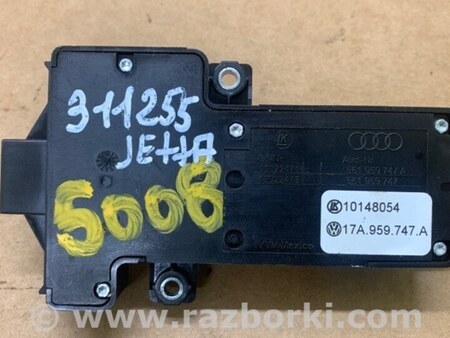 ФОТО Кнопка регулювання сидіння для Volkswagen Jetta USA (2018-) Київ