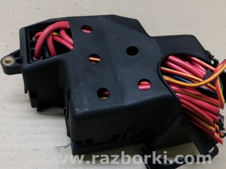 ФОТО Блок запобіжників салон для Volkswagen Touareg (02-07) Київ