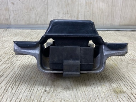 ФОТО Подушка двигуна для Volkswagen Tiguan (11-17) Київ