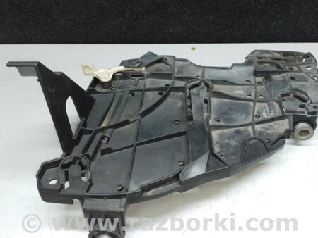 ФОТО Кронштейн кріплення фари для Volkswagen Touareg (02-07) Київ