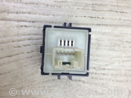 ФОТО Кнопка відкриття дверей для Toyota Camry 70 XV70 (17-23) Київ