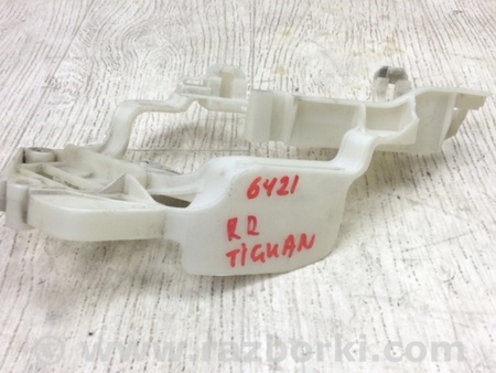 ФОТО Кронштейн замку двері для Volkswagen Tiguan (11-17) Київ