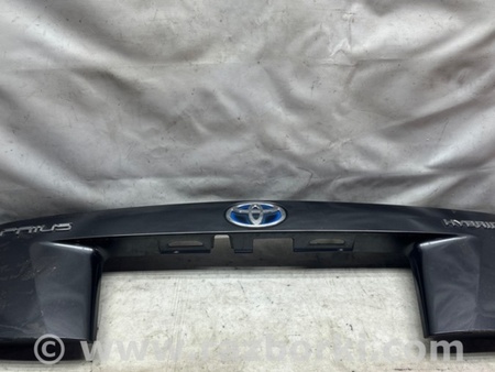 ФОТО Накладка кришки багажника для Toyota Prius IV XW50 (15-22) Київ