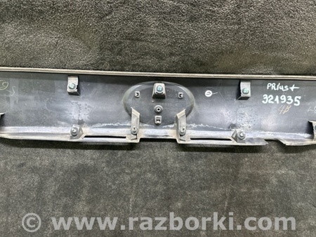 ФОТО Панель підсвічування номера для Toyota Prius+ III XW30 Alpha/v (11-14) Київ