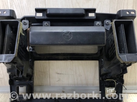 ФОТО Накладка торпедо-центр. для Nissan Tiida/Versa C11 Київ