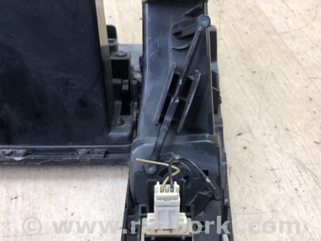 ФОТО Накладка торпедо-центр. для Nissan Tiida/Versa C11 Київ