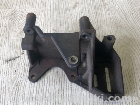 ФОТО Кронштейн Насоса гідропідсилювача керма для Mitsubishi Carisma Київ