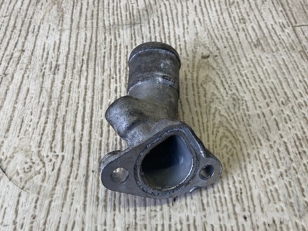 ФОТО Фланець системи охолодження для Mitsubishi Carisma Київ