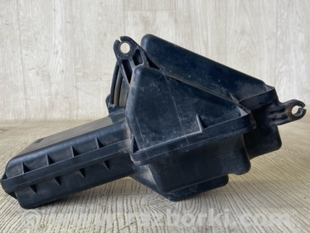 ФОТО Резонатор повітряного фільтра для Mitsubishi Carisma Київ