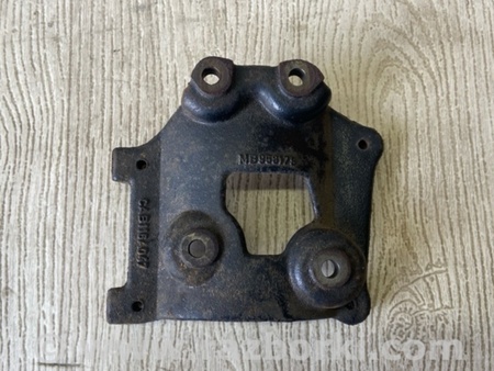 ФОТО Кронштейн компресора кондиціонера для Mitsubishi Carisma Київ