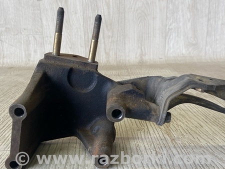 ФОТО Кронштейн двигуна для Mitsubishi Carisma Київ