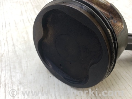 ФОТО Поршень для Toyota Land Cruiser 80 J80 (90-97) Київ