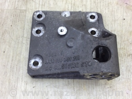 ФОТО Кронштейн двигуна для Porsche Cayenne II 958 E2/92A (10-14) Київ