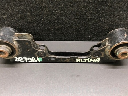 ФОТО Кронштейн редуктора для Nissan Altima (2019-) Київ