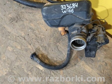 ФОТО Горловина паливного бака для Mercedes-Benz M-CLASS W166 (11-15) Київ
