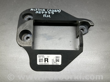 ФОТО Кронштейн датчика слепых зон для Nissan Altima (2019-) Київ