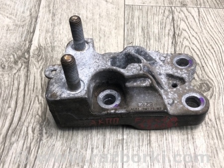 ФОТО Кронштейн крепления КПП для Ford Fiesta Mk6 (2008-2017) Київ