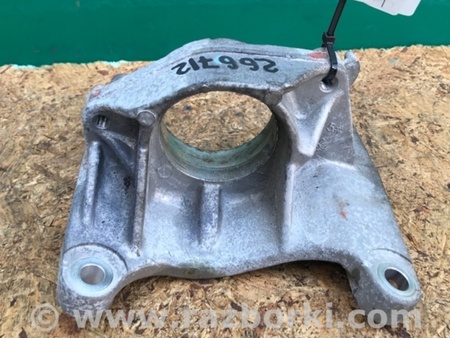 ФОТО Кронштейн проміжного валу для Nissan NV200 USA (2013-) Київ