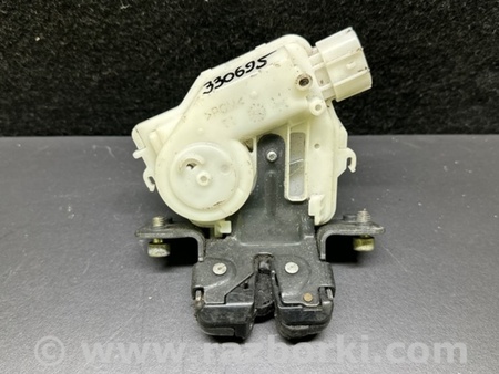 ФОТО Замок кришки багажника для Toyota Yaris (15-20) Київ