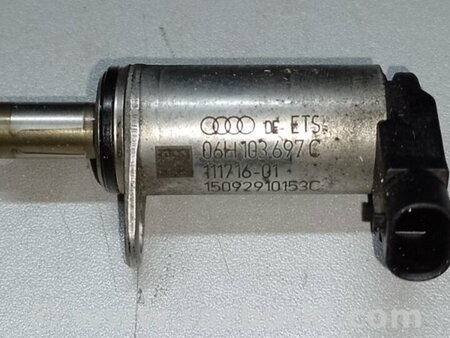 ФОТО Клапан зміни фаз ГРМ для Audi (Ауди) Q5 I 8R (08-17) Київ