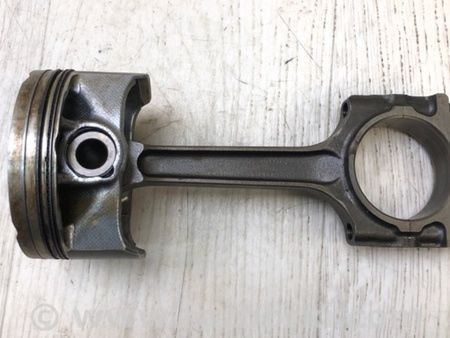 ФОТО Поршень для Ford Focus 3 (01.2010 - 03.2018) Київ