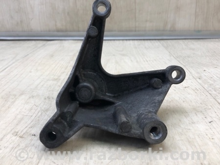 ФОТО Кронштейн обвідного ролика для Mercedes-Benz S-CLASS W221 (06-13) Київ