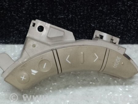 ФОТО Кнопка керування магнітолою на кермо для Toyota Sienna (03-10) Київ