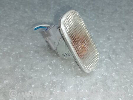 ФОТО Повторювач повороту у крило для Toyota Land Cruiser Prado J120 (02-09) Київ