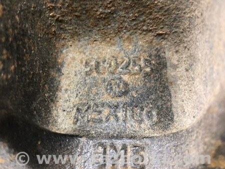 ФОТО Кулак поворотний для Volkswagen Jetta USA (10-17) Київ