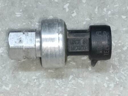 ФОТО Датчик тиску кондиціонера для Hummer H3 Київ