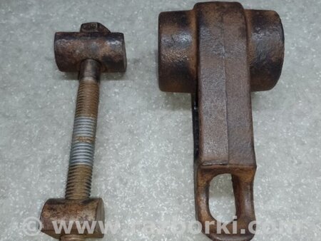 ФОТО Кріплення торсіону для Hummer H3 Київ