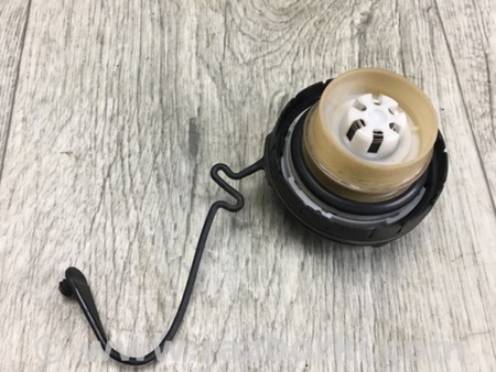 ФОТО Кришка паливного бака для Toyota Sienna (11-16) Київ