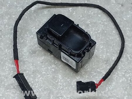 ФОТО Кнопка склопідіймача для Tesla Model Y Київ