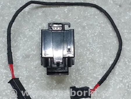 ФОТО Кнопка склопідіймача для Tesla Model Y Київ