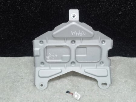 ФОТО Підсилювач антени для Tesla Model Y Київ